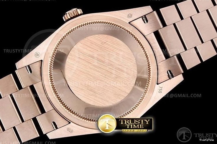 1028 RDD0219E – DayDate 36mm RelaxedFit 695